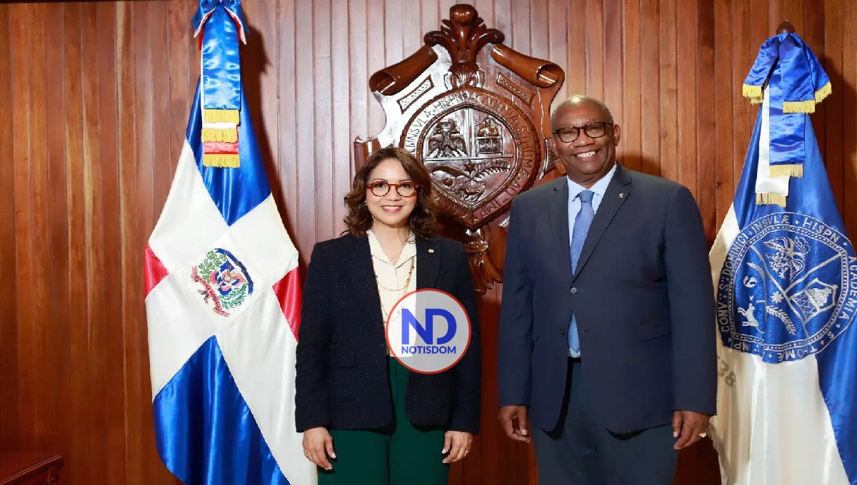 La UASD recibe autobuses donados por el BHD