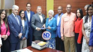 PRM inscribe sus candidaturas presidencial y vicepresidencial