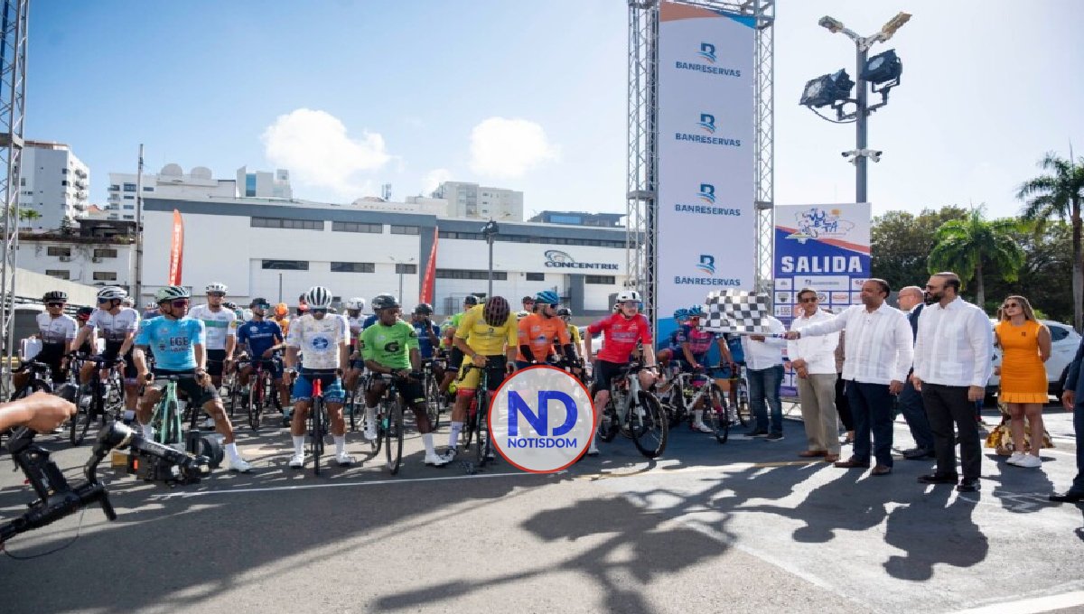 Samuel Pereyra da el banderazo de salida de la Vuelta Ciclística 2 Samuel Pereyra da el banderazo de salida de la Vuelta Ciclística