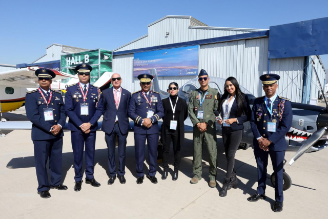 AVION 103 La aeronave dominicana TP-75 «Dulus» se destaca en Fidae 2024