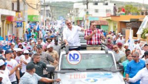 Abinader moviliza miles personas en ciudades de Hato Mayor y SPM