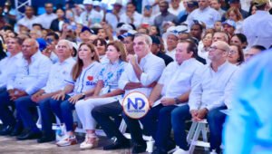 Frentes PRM abarrotan el Coliseo Teo Cruz en apoyo a la reelección