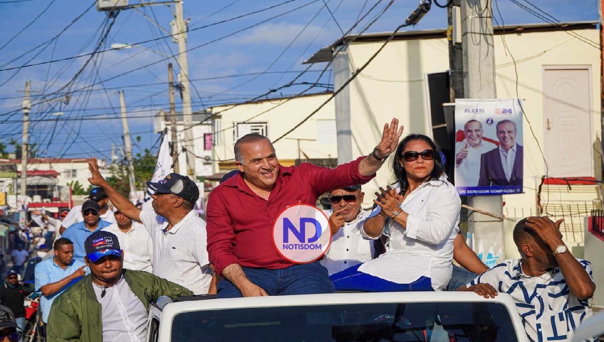 El candidato a senador del PRM por Nagua encabeza caravana