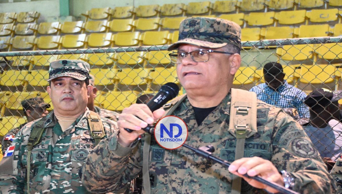Comandante del Ejército encabeza Operativo seguridad ciudadana en el gran Santo Domingo