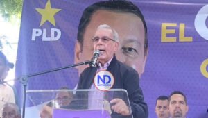 Danilo pide destruir carpas del PRM frente a colegios electorales