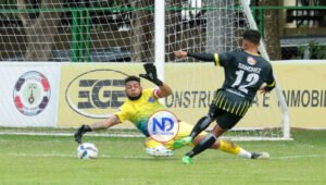 Delfines del Este y Moca FC empatan en partido emocionante