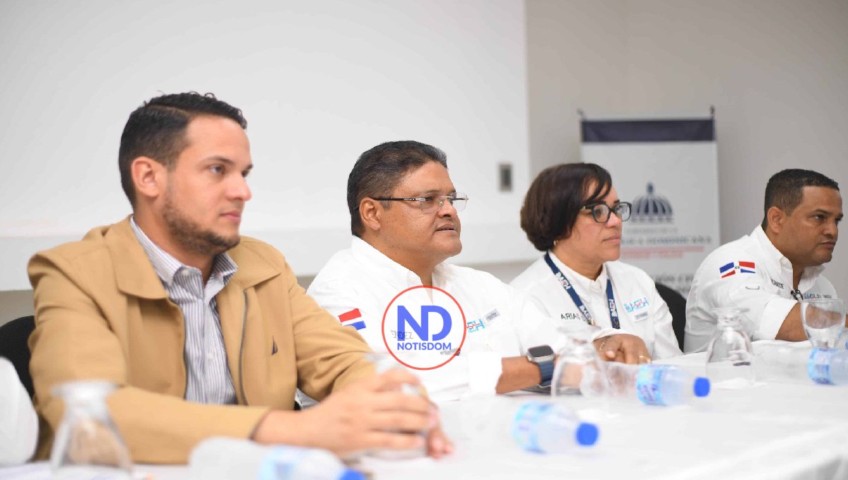 El director del DAEH visita dos provincias para llevar soluciones a colaboradores