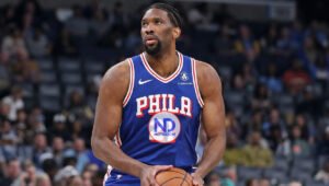 Joel Embiid y los 76ers apagan al Heat para avanzar a los playoffs de la NBA