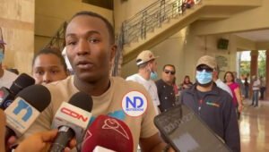 Sargento de la PN denuncia agresión por agentes de migración tras ser confundido con haitianos