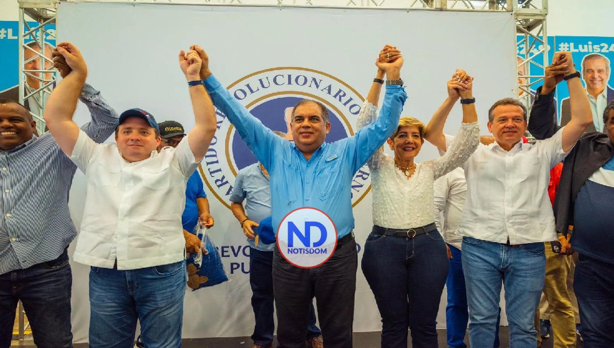 José Ignacio Paliza y Ito Bisonó juramentan a exdiputado Javier Clark y decenas de dirigentes del PLD