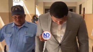 Imponen garantía económica y presentación periódica a vicecónsul acusado de abuso sexual