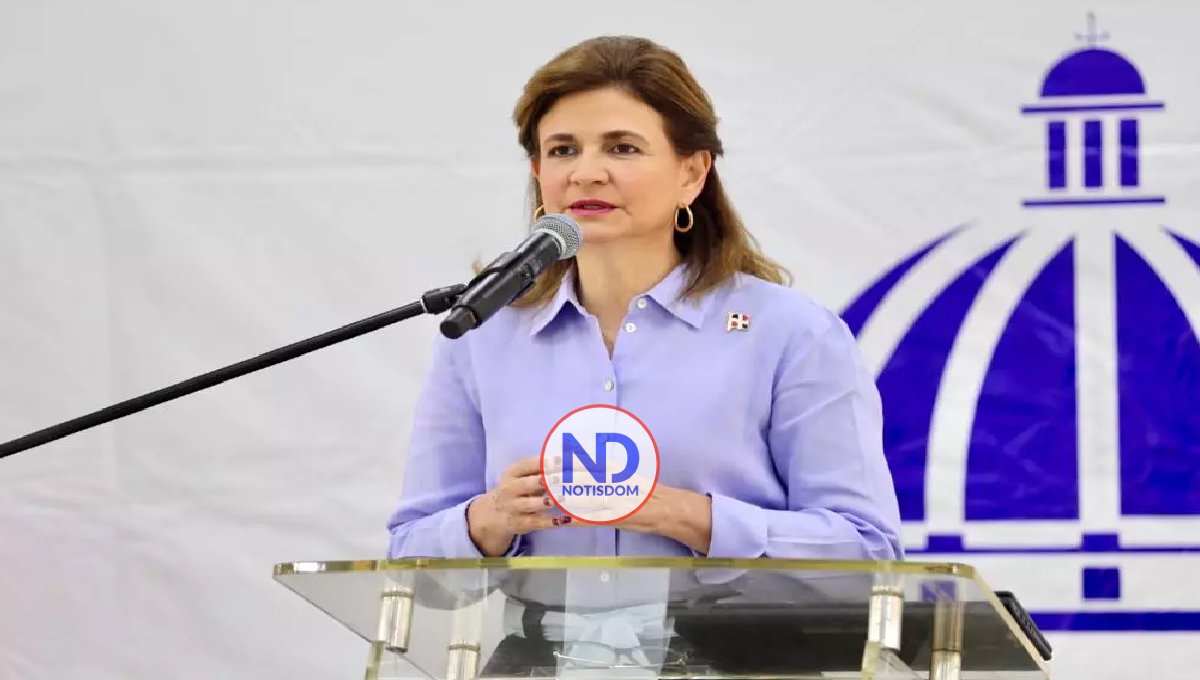 Raquel Peña aterriza en Aeropuerto El Catey por prevención de mal tiempo 