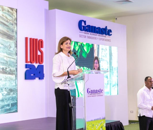 RAQUEL PENA 127 Raquel Peña reafirma su compromiso y amor por el sector tabaquero en Santiago