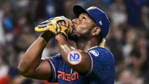 Ronel Blanco continúa lanzando buena pelota