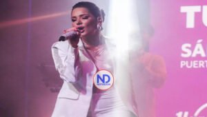 Tueska deslumbra con su voz en concierto en vivo en HRCSD