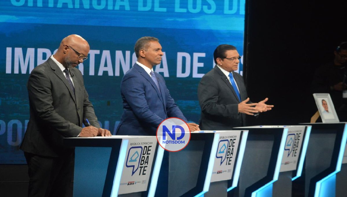 Tres aspirantes a senador por Santiago exponen en debate del CODESSD; PRM y FP confrontan