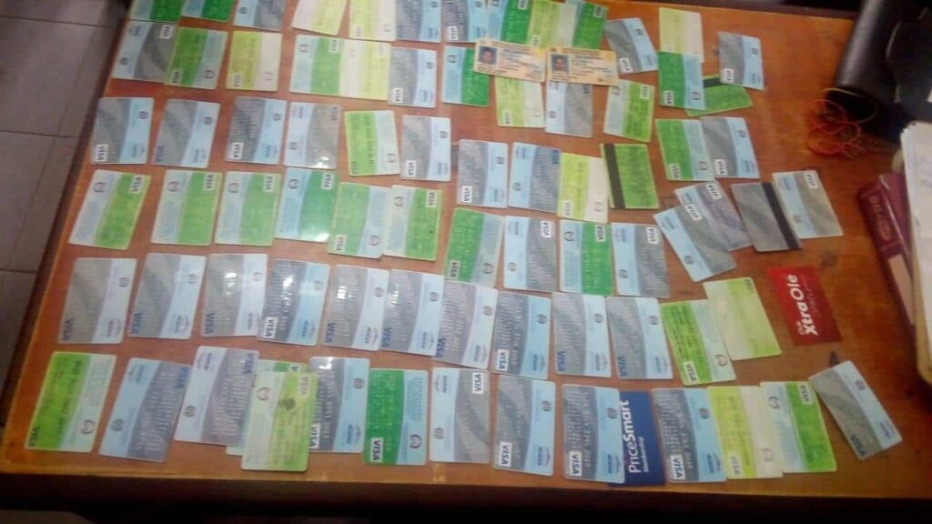 tarjetas 5 Persisten estafas de "chiperos" a través de tarjetas Supérate en RD
