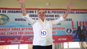 Abinader recibe apoyo de Movimiento de Taxistas Turísticos