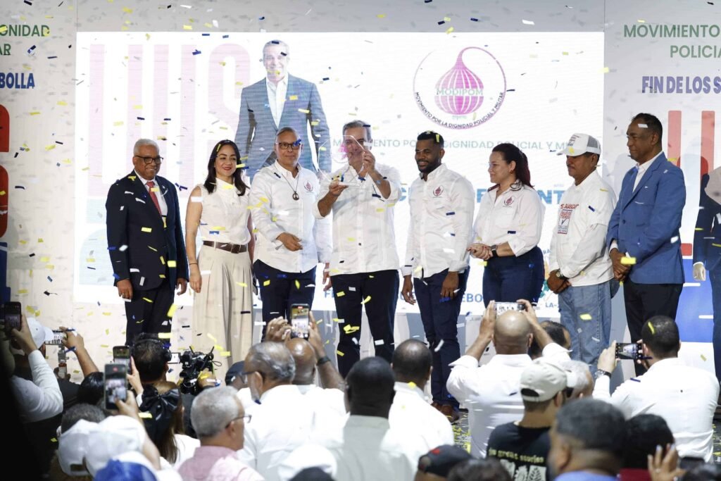 ABINADER 996 Abinader recibe apoyo de movimientos del sector salud y policial