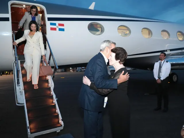 ABINADER Y SONIA GUZMAN EN WASHIGTON Abinader llega a Washington donde recibirá reconocimiento por su liderazgo en las Américas