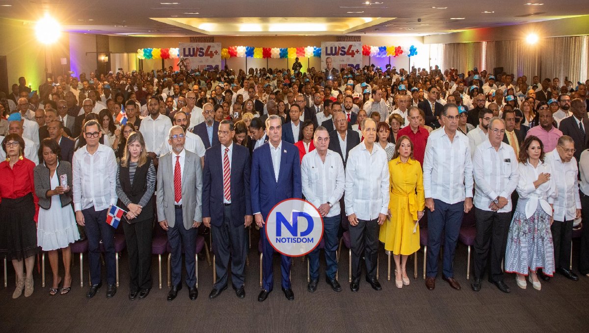 Luis Abinader recibe apoyo de grupos de balagueristas y de un gremio