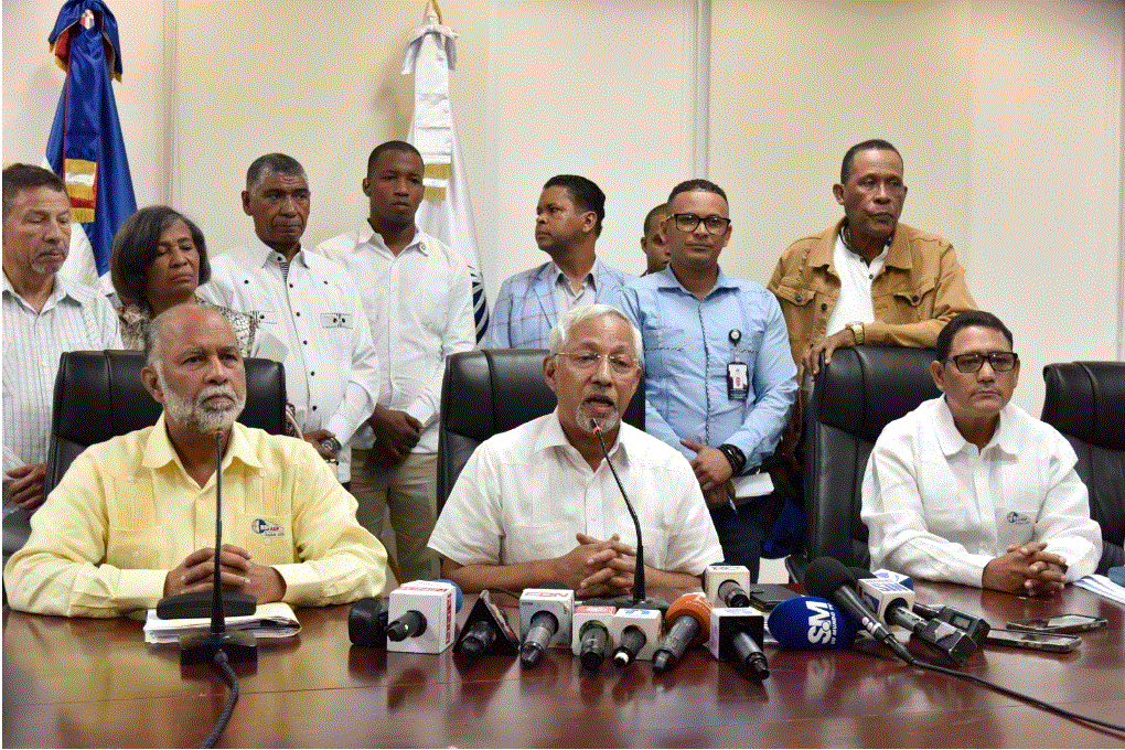 ANGEL HERNANDEZ 19 Presidente dominicano cita a una reunión de emergencia por lluvias