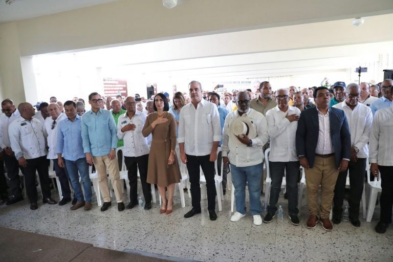 Abinader junto a Abinader dice PRM y aliados tienen victoria asegurada en Santiago