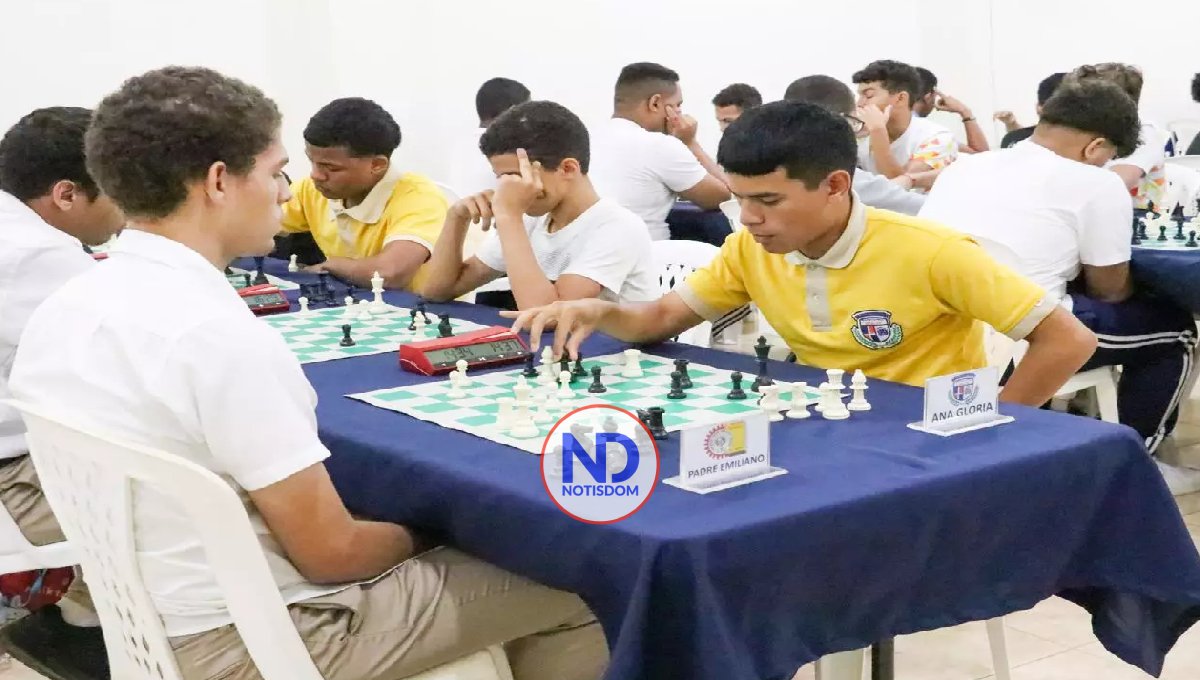 INEFI realiza el Torneo de la Liga de Ajedrez Escolar en Santiago