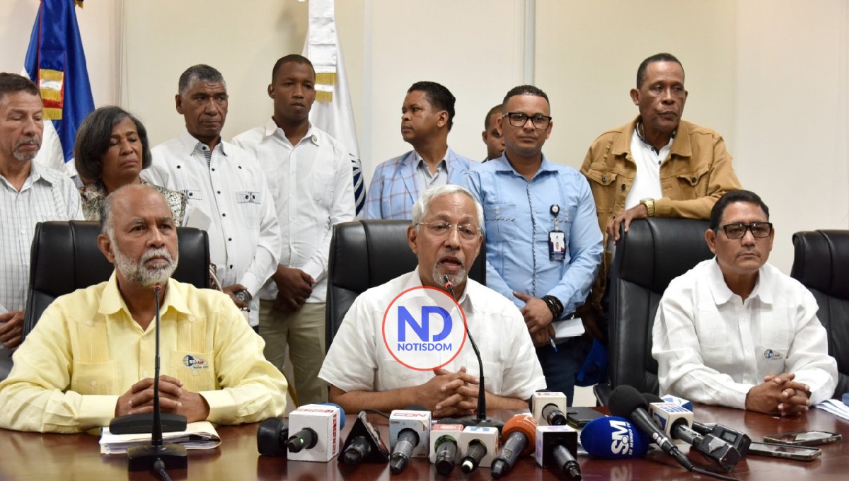 Educación anuncia una subida del 8 % al salario de los maestros