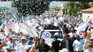 Abinader encabeza multitudinaria marcha caravana en San Juan