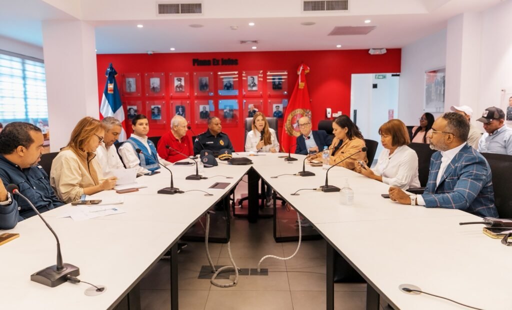 Carolina Mejia 14 Carolina Mejía dispone mayores acciones ante lluvias por incidencia de vaguada