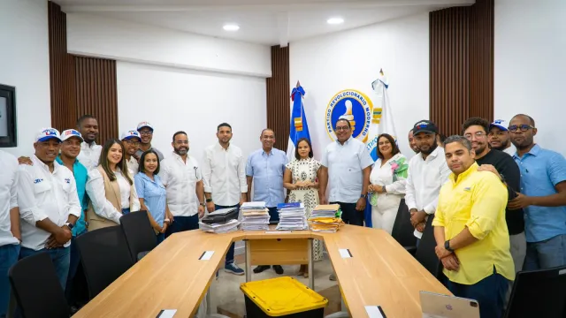 JRM entrega a Deligne Ascensión el 100 % de sus delegados electorales 3 DELIGNE ASCENSION 2 JRM entrega a Deligne Ascensión el 100 % de sus delegados electorales