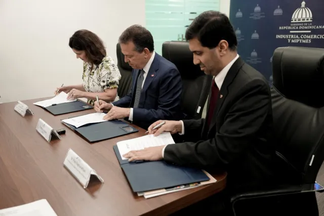 ITO BISONO 62 MICM y Universidad de Purdue acuerdan impulsar la industria de semiconductores en RD