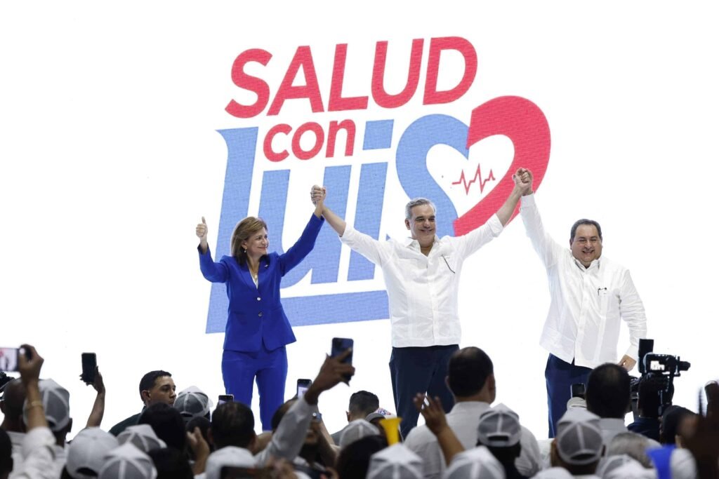 RAQUEL P ABIBADER Y MARIO L Abinader recibe apoyo de movimientos del sector salud y policial