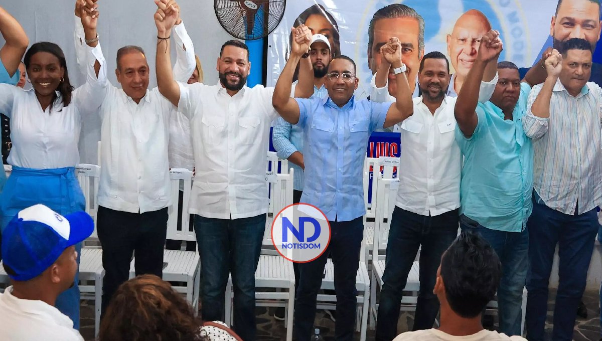 PRM juramenta a ex candidato alcalde del PLD en Las Terrenas, Samaná 2 PRM juramenta a ex candidato alcalde del PLD en Las Terrenas, Samaná