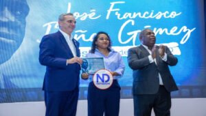 Fundación reconoce a ganadores de concurso sobre Peña Gómez