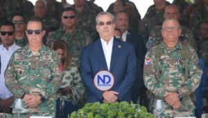 El Presidente Abinader entrega 44 nuevos vehículos al Ejército de RD
