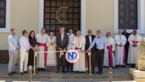 Abinader y Collado entregan remozado Museo de la Catedral