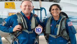 Dos astronautas siguen sin poder volver a la Tierra