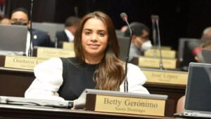 ¿Qué tantos bienes tiene Betty Gerónimo en su declaración jurada?