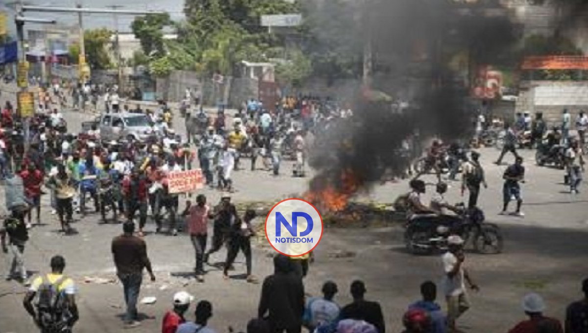 Ataque de banda deja diez muertos y 12 casas incendidadas en Haití