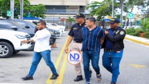 “No he recibido dinero”, dijo Jorge Luis Estrella al llegar a la Policía