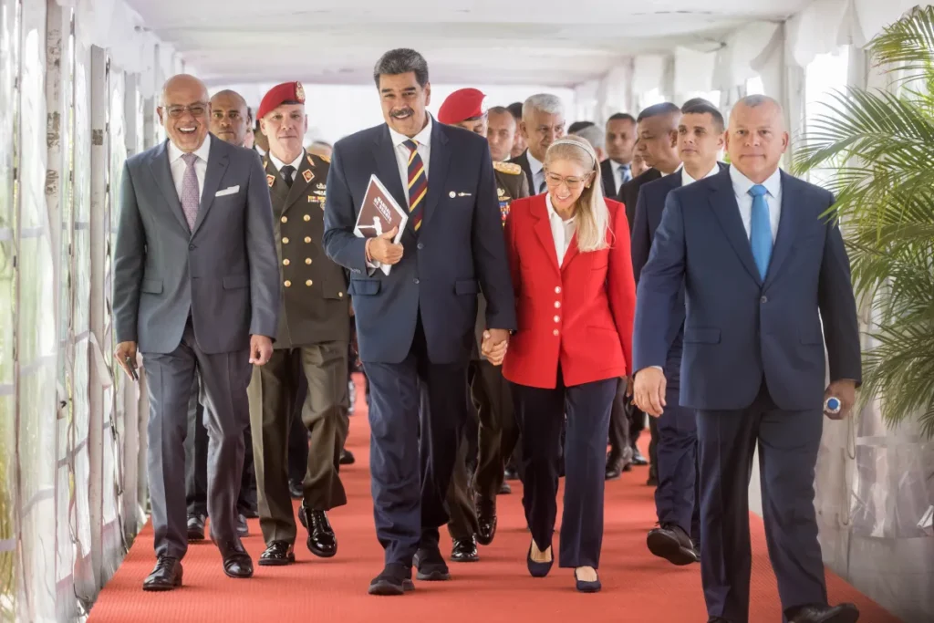 Nicolas Maduro ENTRE OTROS Candidatos a elecciones venezolanas firman acuerdo reconocer resultados