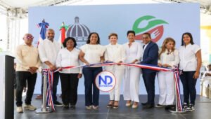 Vicepresidenta inaugura obras sociales y deportivas en el sur