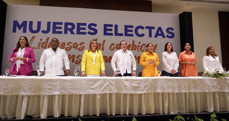 RECONOCIMIENTO A ALCALDESAS Comando de Campaña Mujeres PRM reconoce 59 féminas electas