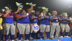 Softbol femenino RD mejora su posición en el ranking mundial