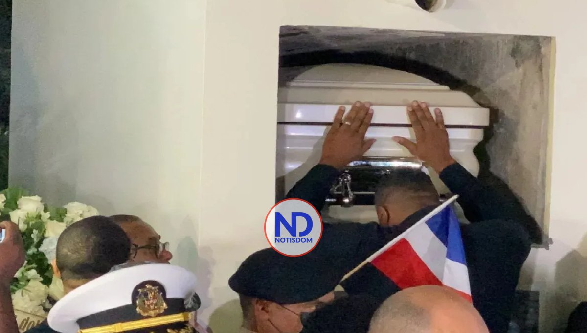 Jandy Ventura denuncia tumba de su padre está siendo objeto de robos