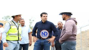 Wellington Arnaud supervisa construcción de nuevo acueducto de Navarrete