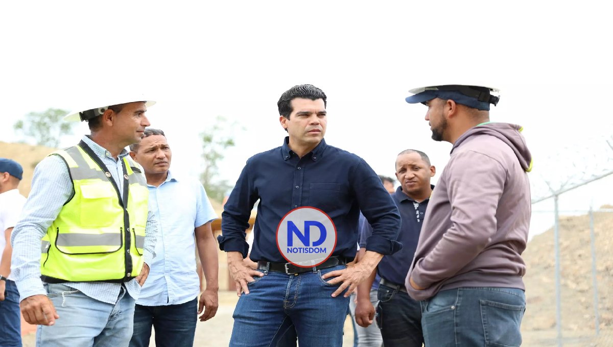 Wellington Arnaud supervisa construcción de nuevo acueducto de Navarrete