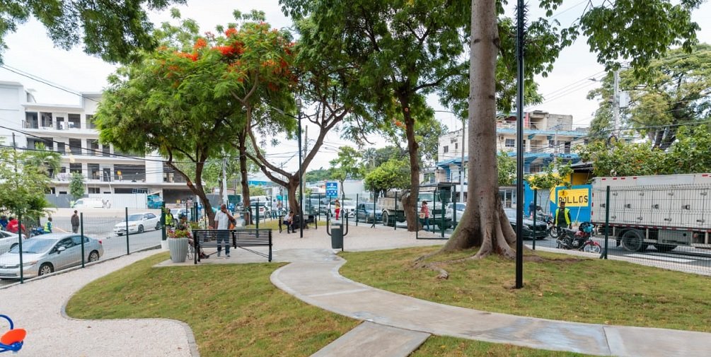 parque guayubin Inauguran un parque en lugar donde operaba gran vertedero